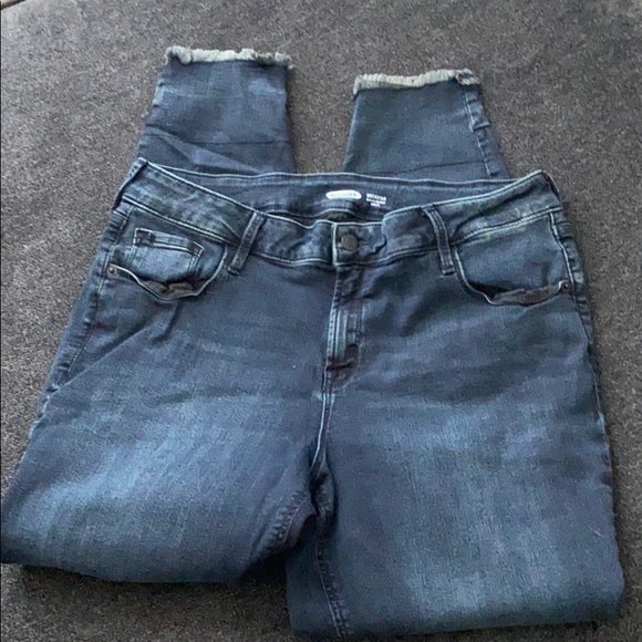Old Navy Denim - Old Navy Rockstar skinny Ankle Jeans Size 14
